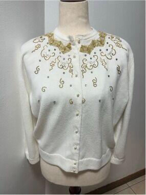 Vintage 1950s–1960s beaded cardigan sweater. classic crew-neck button-down frocr